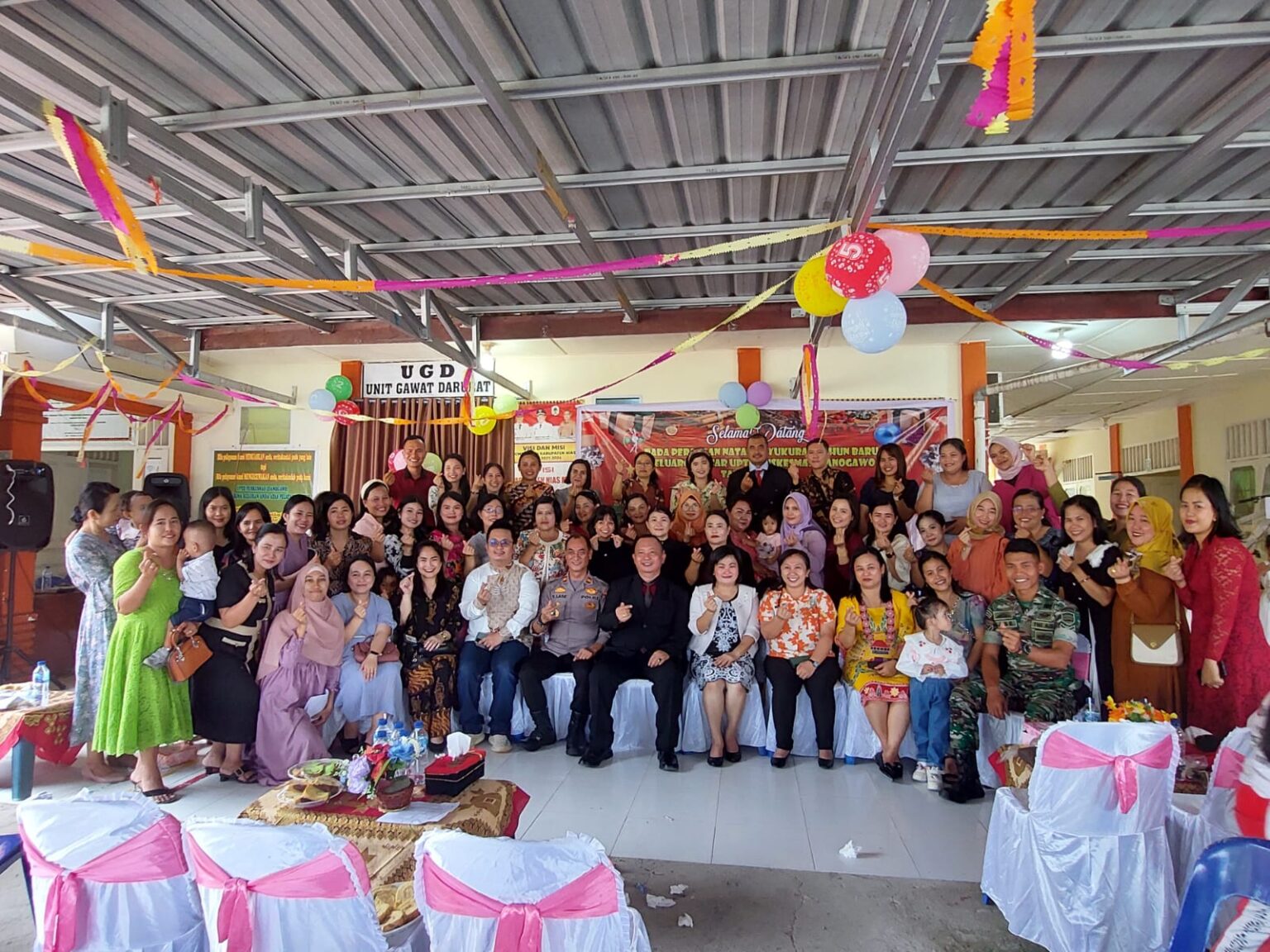 BERBAGAI KEGIATAN MERIAHKAN PERAYAAN NATAL DAN SYUKURAN TAHUN BARU UPTD PUSKESMAS IDANOGAWO 